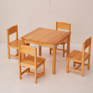 Muebles Infantiles de Diseño Clásico, Mesa de Estudio y Cuatro Sillas, Color Natural - Product Image 4