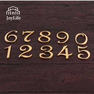 Números de Puerta de Latón Macizo - Placa Moderna para Habitaciones de Hotel y Señalización Personalizada de Cobre para Pasillos - Product Image 1