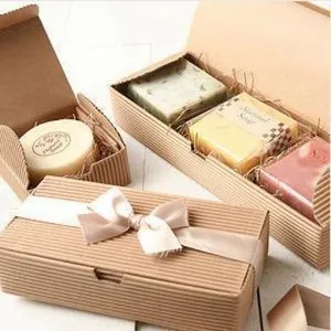 Hochwertiges recyceltes braunes Kraft-Standard papier Kleine hand gefertigte Luxus boxen für Seifen verpackungen mit Einsatz