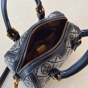 Sac à main pour femme, nouveau style 2026, en matériau PU. Avec un design à motifs géométriques. - Product Image 2