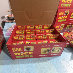 Giocattolo Antistress in Gomma Stile Burger McDonald's, Materiale Morbido a Lenta Risposta, Gioco Creativo a Tema Cibo - Product Image 4
