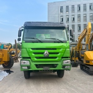 Camion benne d'occasion HOWO 12 roues 8x4, camion benne lourd Sinotruk pour l'exploitation minière et la construction - Product Image 2