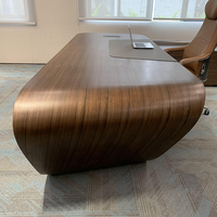 Bureau de direction moderne et créatif de grande taille haut de gamme, bureau de direction en bois plaqué élégant et luxueux