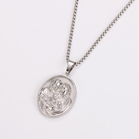Collier classique avec médaille de la Sainte Famille Jésus Marie Joseph, pendentif ovale en acier inoxydable, bijou religieux, cadeau de foi