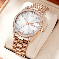 Montre à quartz de luxe pour homme avec logo personnalisé, boîtier en alliage, bracelet en acier inoxydable, cadran en strass, aiguilles lumineuses, verre minéral, étanche 30M