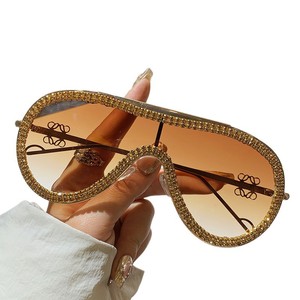 Lunettes de soleil Fashion Shield à monture intégrale UV400 pour femmes, protection solaire, style tendance - Product Image 3