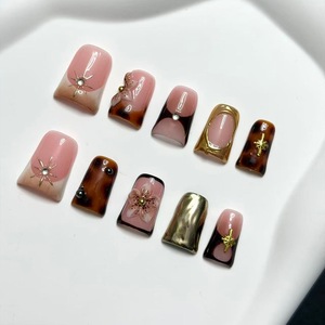 Uñas postizas de pico de pato hechas a mano con punta francesa de ámbar tallada en 3D, reutilizables, de cobertura completa, al por mayor - Product Image 4