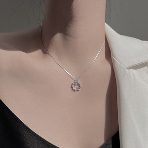 Flower Necklace For Women Simple Luxurious Pendant Elegant Unique Design Clavicle Chain Jewelry Everyday Wear - Product Image 2