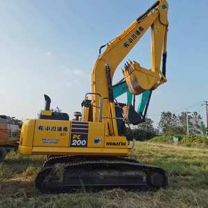 Excavatrice Komatsu PC200 d'occasion, 130 CV, godet de 0,8 m³, pelle hydraulique sur chenilles de 20 tonnes pour la construction - Product Image 2