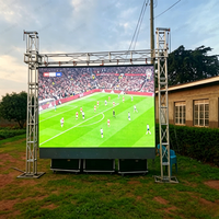 Écran LED RAYBO OptiFlex Série P3.91, modèle extérieur IP65, installation suspendue pour toile de fond de festival de musique en extérieur en Ouganda.