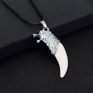 Collar con Colgante de Diente de Lobo, Joyería Clásica de la Suerte para Hombres Valientes - Product Image 4