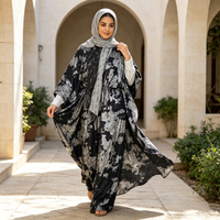 Nouvelle Robe Longue Modeste 2026 à Imprimé Tie-Dye, Manches Cape Amples, Taille Froncée, Vêtement Quotidien pour Femmes Musulmanes