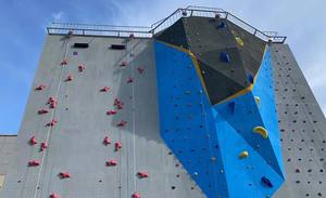 Équipement d'amusement d'intérieur de roche de mur d'escalade d'enfants populaires avec le dispositif descendant par Ledi Amusement - Product Image 2