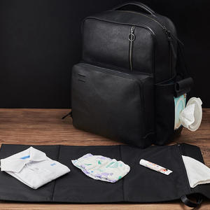 <span class=keywords><strong>Sac</strong></span> à <span class=keywords><strong>dos</strong></span> pour <span class=keywords><strong>homme</strong></span> de grande capacité avec logo personnalisé <span class=keywords><strong>sac</strong></span> à <span class=keywords><strong>langer</strong></span> pour papa en cuir PU noir avec matelas à <span class=keywords><strong>langer</strong></span> <span class=keywords><strong>sac</strong></span> à <span class=keywords><strong>dos</strong></span> pour bébé - Product Image 6