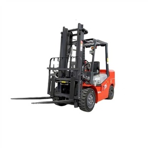Montacargas de Cuatro Ruedas con Capacidad de Carga Elevada y Posición Vertical - Product Image 1
