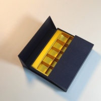 Boîte de papier cadeau Pralines de type à clapet Boîte d'affichage de barre de chocolat avec insert