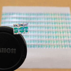 Bester Preis Papier material Druck Klebender Logo-Aufkleber mit Silber folien prägung - Product Image 1