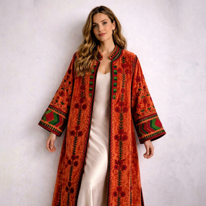 Veste longue élégante pour femme en velours orange brodé style Suzani, col montant, manches longues, motif floral, vêtement d'extérieur bohème pour l'automne - Product Image 1