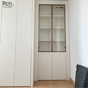 Étagère de rangement multicouche moderne en bois sur mesure avec porte escamotable dissimulée, bibliothèque secrète, porte Murphy secrète pour bureau ou pièce secrète - Product Image 1