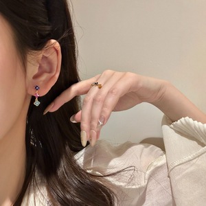 แหวนรูปใบโคลเวอร์สี่แฉก เงินแท้ S925 ประดับเพชรทรงดอกไม้ ของขวัญเครื่องประดับสำหรับผู้หญิง - Product Image 2