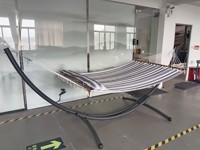 Hamac double rembourré robuste d'une capacité de 550lb avec barres d'écartement et oreillers en bois dur pour cour, plage, jardin, parc et terrasse