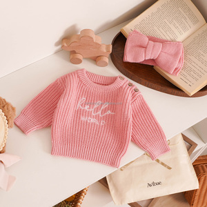 Maglione Ricamato 'Hello World' e Fascia per Capelli Mimixiong, Aggiungi il Nome per un Tocco Personale, Confezione Regalo per Neonata 100% Cotone - Product Image 2