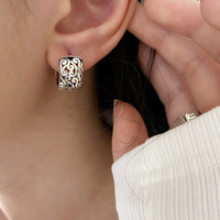 Boucles d'Oreilles Ethniques en Argent Massif S925 Vintage, Motif Nuage Creux, Puces d'Oreilles Tendance Nationale, Fines et Polyvalentes, Style Luxe Léger Vieilli
