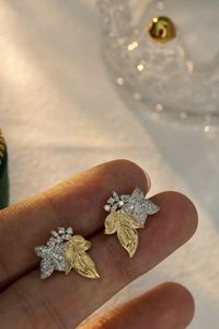 Pendientes de Diamantes con Hoja Pulida en Oro Amarillo de 18k, Joyería Real Xinfly - Product Image 4