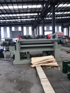 Máquina Peladora y Descortezadora de Troncos YUEQUN de Alta Productividad y Precisión, Motor y Bomba para Producción de Madera Contrachapada, Alimentación Hidráulica - Product Image 4