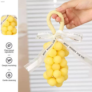 สบู่แฮนด์เมดหลากสีรูปทรงกลุ่มองุ่นแขวนบนเชือก - Product Image 2