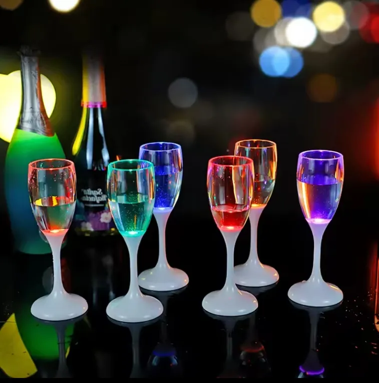 Wijn Champagne Zwaartekracht Sensor Licht Food Grade Plastic Vonkende Drank Geactiveerd Led Licht Gloeiende Partij Cups Festivals Glazen