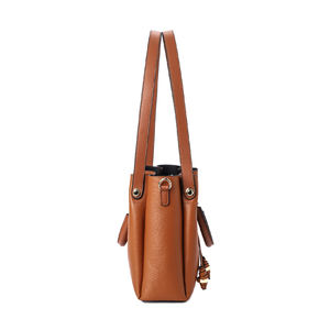 2026 New Crossbody Female <b>Tote</b> <b>Bag</b> Large Capacity Leather Handbag <b>with</b> Single <b>Shoulder</b> <b>Strap</b> Fashionable Bucket Style - Product Image 3
