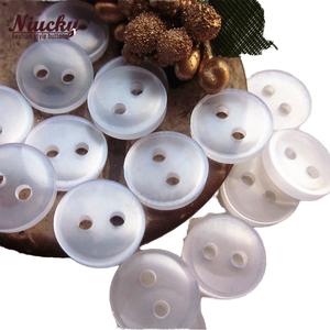 Chất Lượng Cao Có Thể Giặt Màu Trắng Dưới Bánh Mì Duy Nhất Nút Áo Sơ Mi 9Mm-20Mm 2 Lỗ Flatback Nhựa May Vật Liệu Nhà Máy Cung Cấp - Product Image 1
