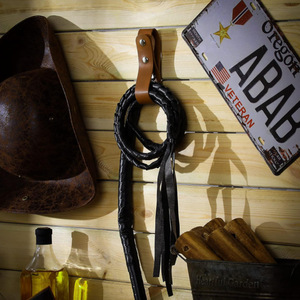 Fouet d'équitation tout-terrain transfrontalier avec sangle en cuir PU, ceinture de rangement, étui de fouet portable, support de fouet et anneau en cuir. - Product Image 3