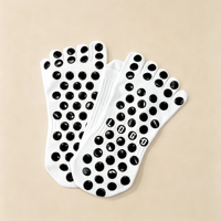 Chaussettes de sport personnalisées avec logo, cinq orteils, antidérapantes, respirantes, chaussettes mi-mollet pour hommes, chaussettes à grip pour la vente en gros