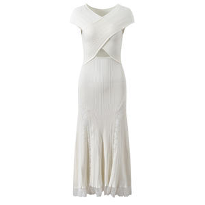 Nouvelle Collection Printemps 2026 : Robe Longue en Jean Élégante à Col Croisé, Dentelle Évidée et Patchwork, Coupe Ajustée et Fluide, Effet Amincissant - Product Image 4