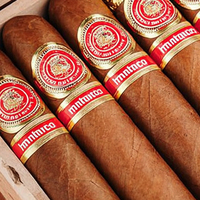 Bandes de cigares haut de gamme avec étiquettes de cigares en feuille métallique et anneaux de cigares en relief pour les services d'emballage de cigares haut de gamme professionnels