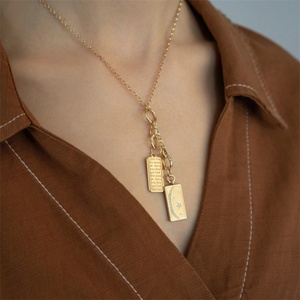 สร้อยคอจี้รูปดาวพระจันทร์ประดับเพชรซีกอนทรงสี่เหลี่ยมแบบคลาสสิก - Product Image 3