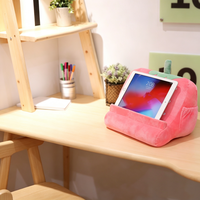 Faible MOQ, Coussin de lecture personnalisé en peluche, support pour iPad, jouets en peluche en forme de fruits, support plat pour tablette et téléphone, support de lecture paresseux