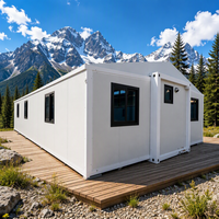Maison conteneur moderne extensible Huaying de 40 pieds avec cadre en bois noir et intérieur jaune désert, dotée de caractéristiques coupe-vent et imperméables