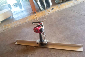 Vibrateur à béton pour chape de sol, machines à lisser le béton, niveleur de béton avec moteur Honda - Product Image 5