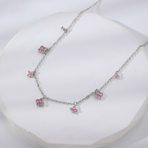 Collier ras du <span class=keywords><strong>cou</strong></span> en cuivre plaqué or avec pendentif trèfle en zircon cubique coloré et délicat, motif petite fleur, pour <span class=keywords><strong>femme</strong></span>, bijoux superposables, 20 couleurs, vente en gros - Product Image 4