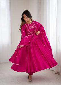 Robe Anarkali en soie Chanderi pure romaine, coupe évasée, avec pantalon et dupatta, pour femmes, disponible au meilleur prix - Product Image 1