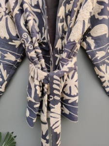 Kimono brodé classique élégant noir Boho Style 100% meilleure qualité coton Suzani brodé à la main veste courte pour l'hiver - Product Image 4