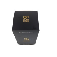 Boîte d'expédition en carton recyclé noir mat en gros avec logo UV en relief PPWR, adaptée pour l'emballage de chaussettes, cosmétiques, vêtements et parfums