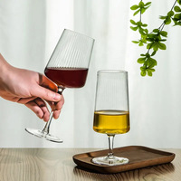 Gobelets en verre trapézoïdal côtelé en cristal sans plomb, rayures verticales, faits à la main, durables, légers, pour vin blanc et rouge