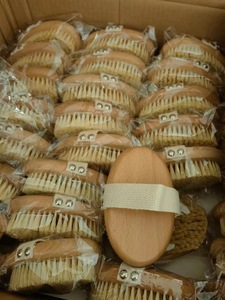 Cepillo de Limpieza Ovalado de <span class=keywords><strong>Madera</strong></span> Maciza con Cerdas de Sisal, el Más Vendido, para Frutas y Verduras, para Uso en la Cocina - Product Image 6