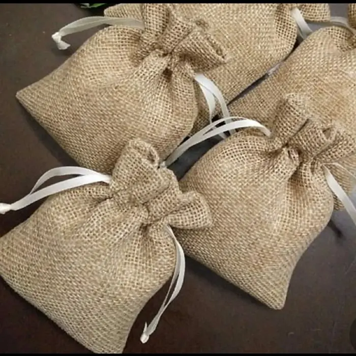Bolsa de arpillera natural de fabricante al por mayor, bolsa de yute con cordón, bolsas de yute con cuerda