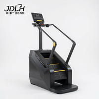 Equipo Comercial de Escaladora con Peldaños Giratorios Antideslizantes y Portavasos para Entrenamiento Cardiovascular en Gimnasios