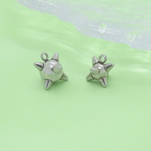 Boucles d'oreilles clous en alliage de zinc avec pendentif cône météore et géométrie à pointes, accessoire unisexe pour usage quotidien - Product Image 5